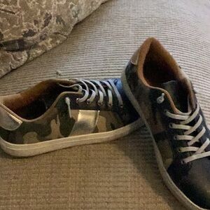 Women’s size 10 cameo and blue sneakers
